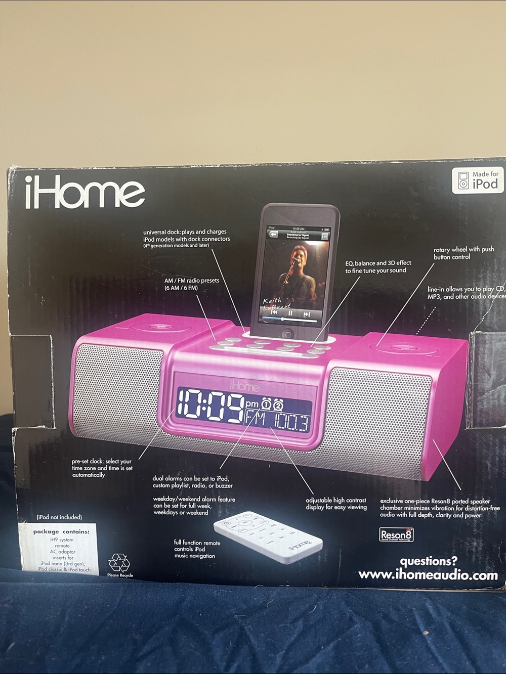iHome Pink iH9 Clock Radio Dock for iPod with Remote - Picture 2 of 3